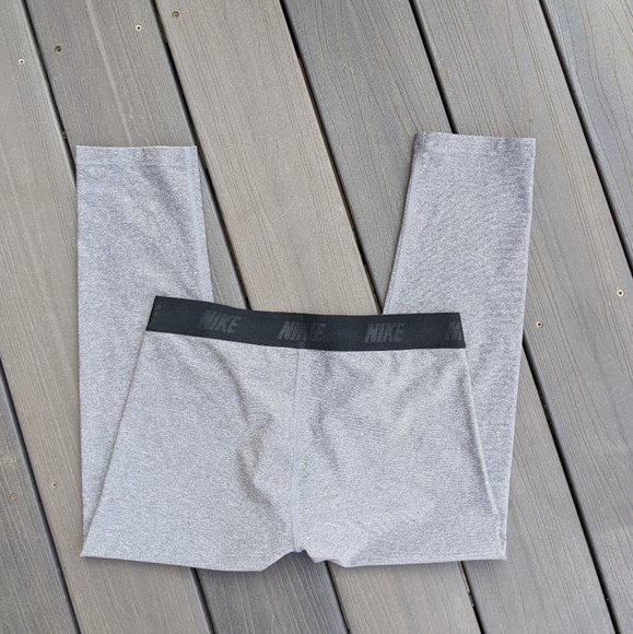 Nike Dri-Fit Golf Capris - Picture 4 of 5